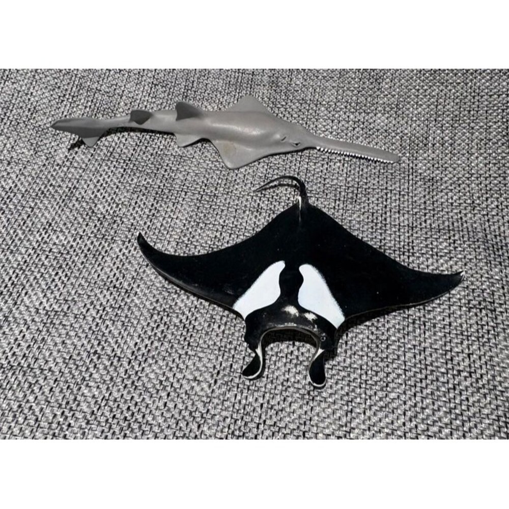 Safari Ltd. Manta Ray Figurine And  sawfish